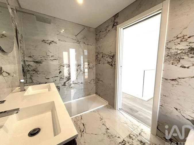 Apartamento T2 para Venda em Corroios Foto 19