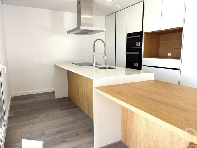 Apartamento T2 para Venda em Corroios Foto 11