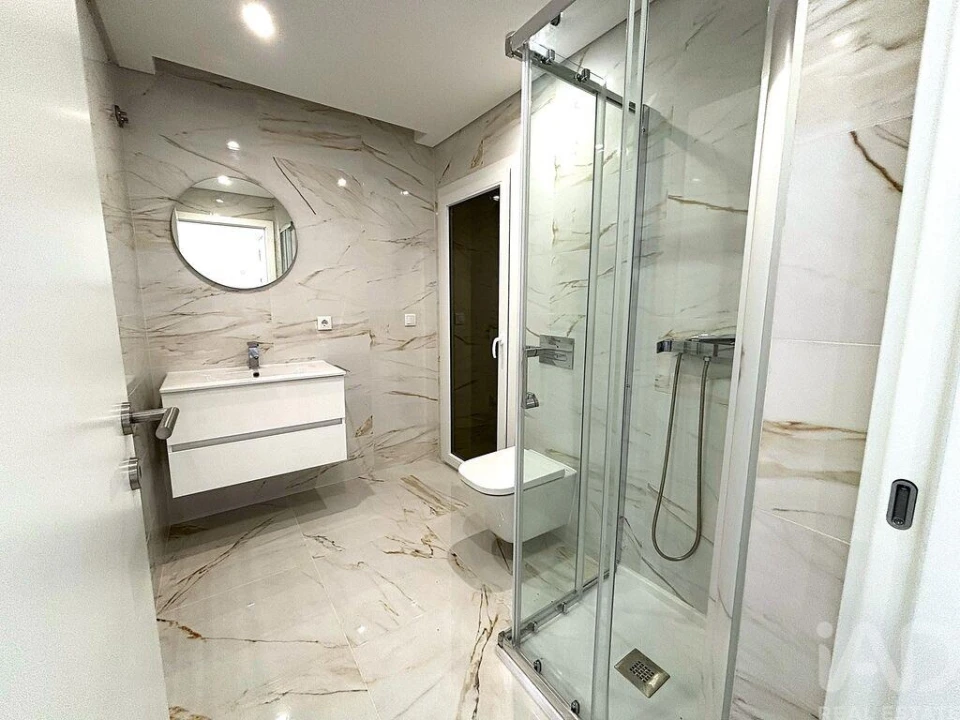 Apartamento T2 para Venda em Corroios Foto 15