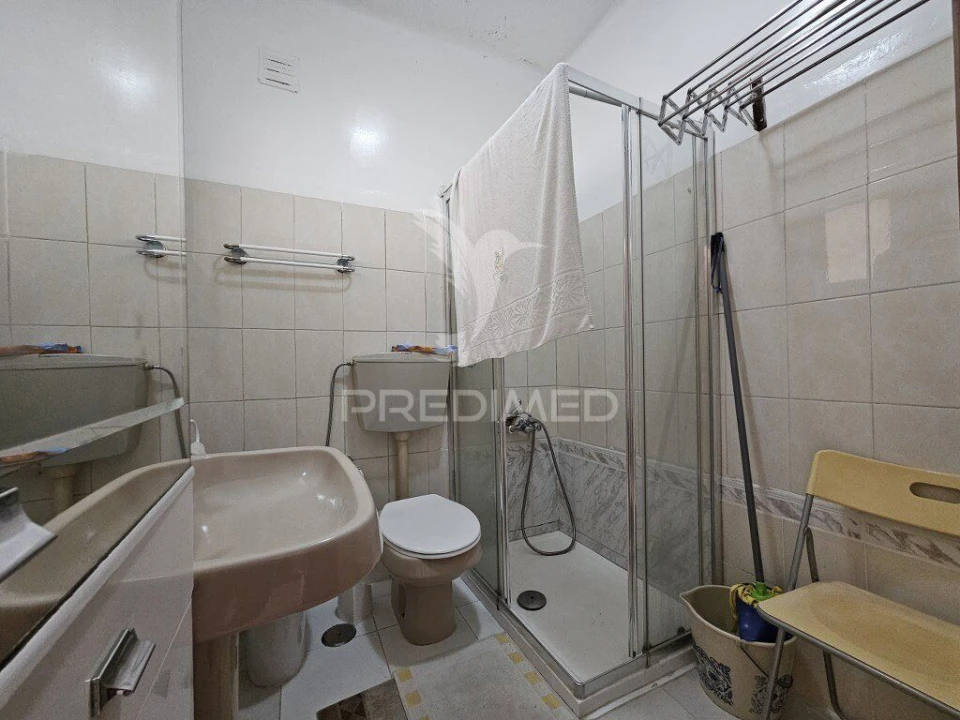 Apartamento T2 para Venda em Agualva e Mira-Sintra Foto 4