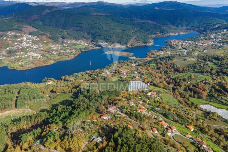 Moradia T3 para Venda em Salvador e Santo Aleixo de Além-Tâmega Foto 4