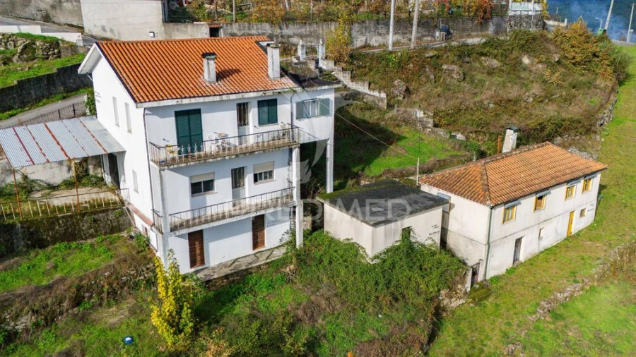 Moradia T3 para Venda em Salvador e Santo Aleixo de Além-Tâmega