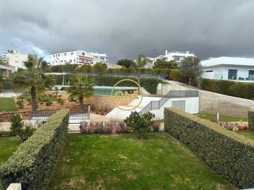 Moradia T3 para Venda em Albufeira e Olhos de Água Foto 4