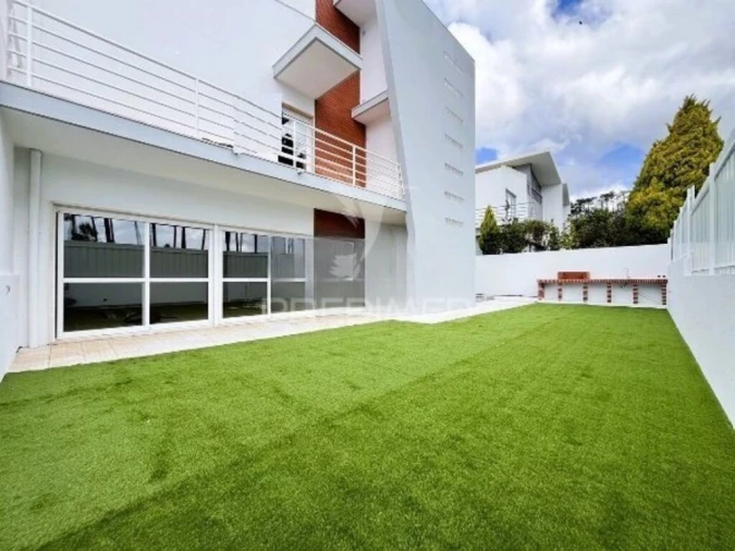 Moradia T4 para Venda em Sesimbra (Castelo) Foto 1