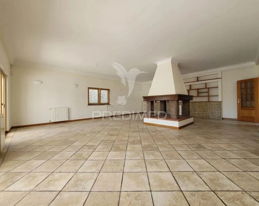 Moradia T5 para Venda em Sesimbra (Castelo) Foto 13