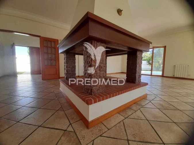 Moradia T5 para Venda em Sesimbra (Castelo) Foto 8