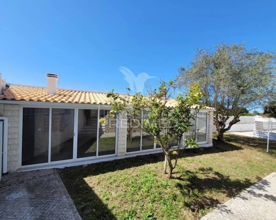 Moradia T5 para Venda em Sesimbra (Castelo) Foto 12