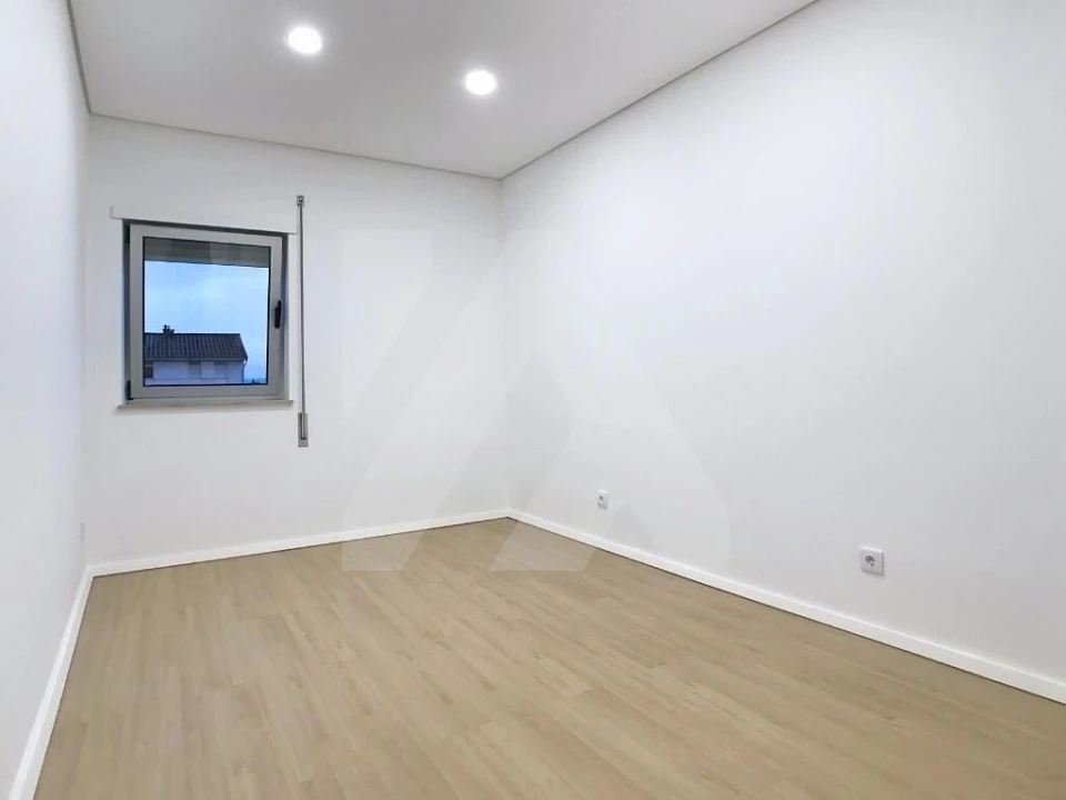 Apartamento T3 para Venda em Ovar, São João, Arada e São Vicente de Pereira Jusã Foto 1