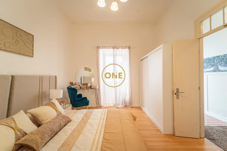 Moradia T4 para Venda em Ponta Delgada (São José) Foto 5