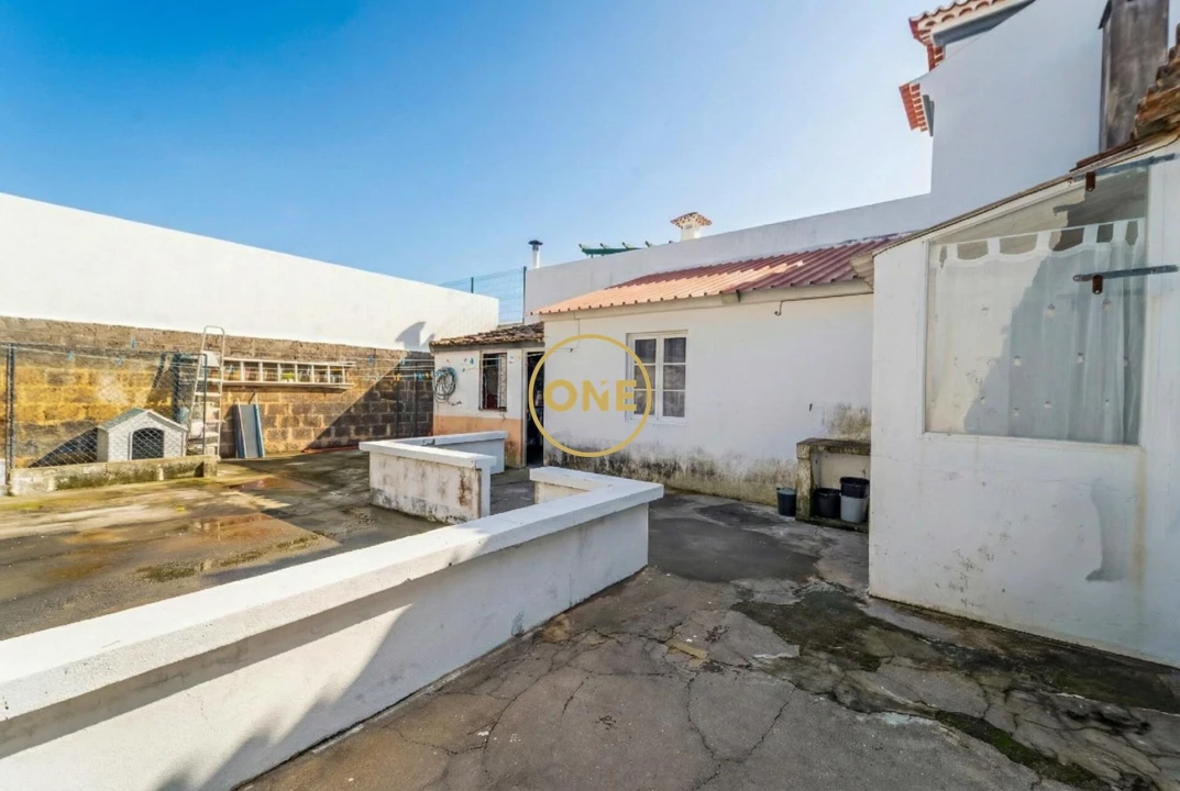 Moradia T4 para Venda em Ponta Delgada (São José) Foto 13