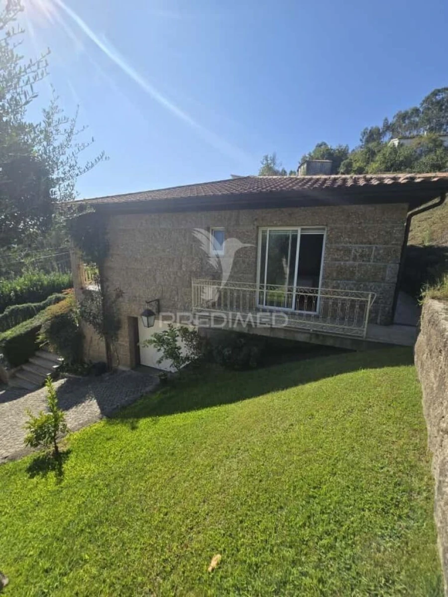 Moradia T3 para Venda em Travassos Foto 8