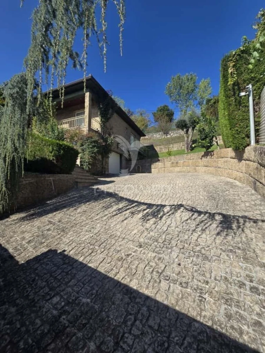 Moradia T3 para Venda em Travassos Foto 3