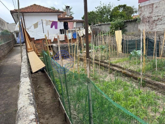 Moradia T2 para Venda em Oliveira do Douro Foto 8