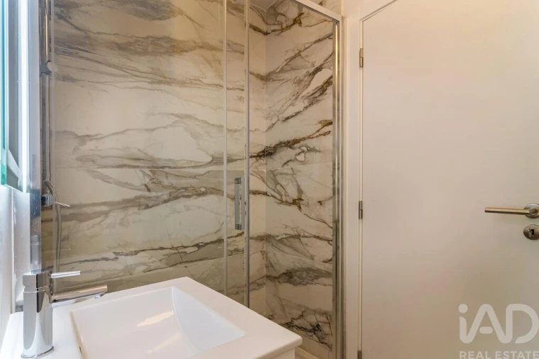 Apartamento T2 para Arrendamento em Arroios Foto 9