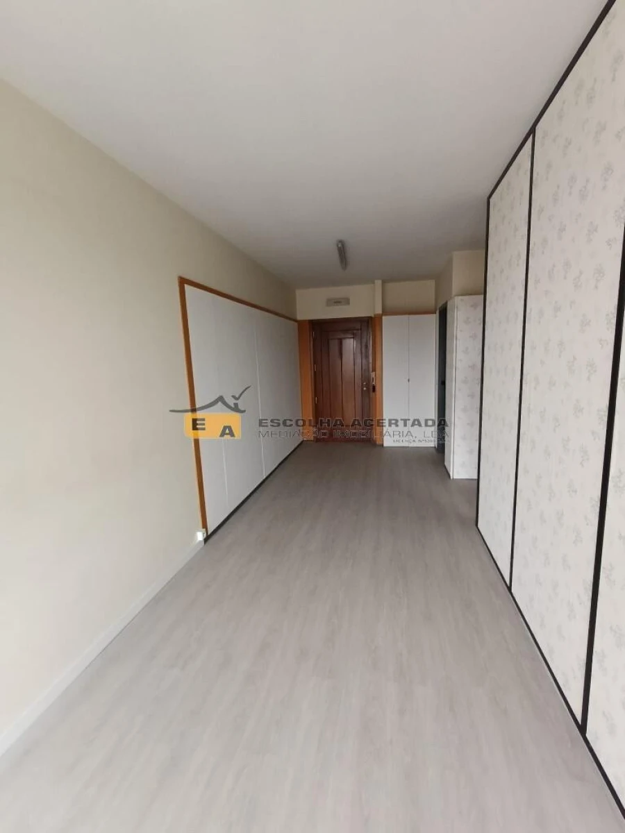 Escritório para Arrendamento em Paranhos Foto 5