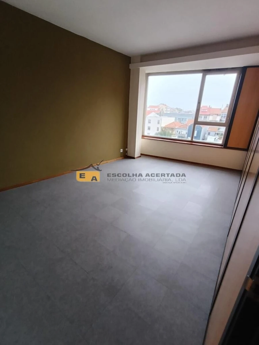 Escritório para Arrendamento em Paranhos Foto 3