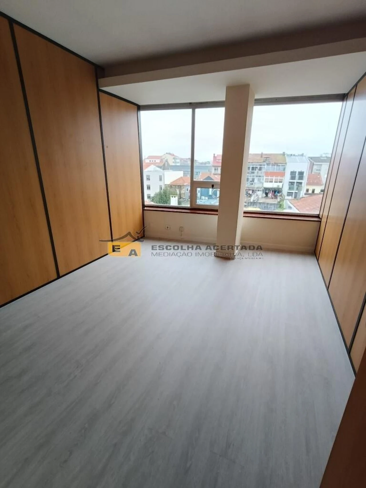 Escritório para Arrendamento em Paranhos Foto 1