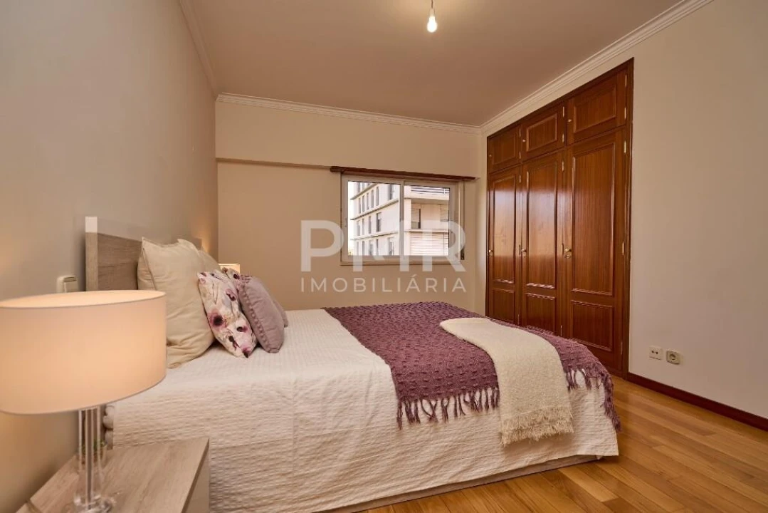 Apartamento T3 para Arrendamento em Lumiar Foto 13