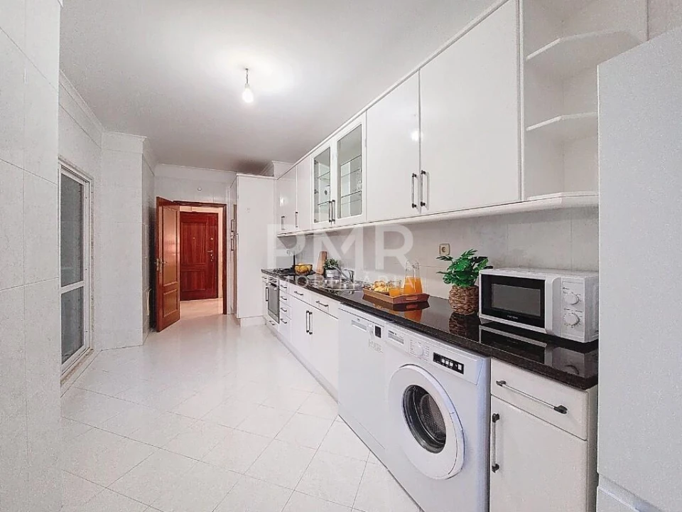 Apartamento T3 para Arrendamento em Lumiar Foto 11