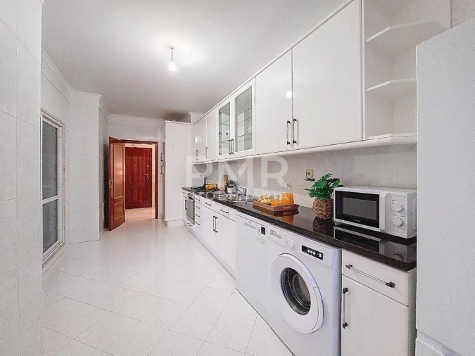 Apartamento T3 para Arrendamento em Lumiar Foto 11