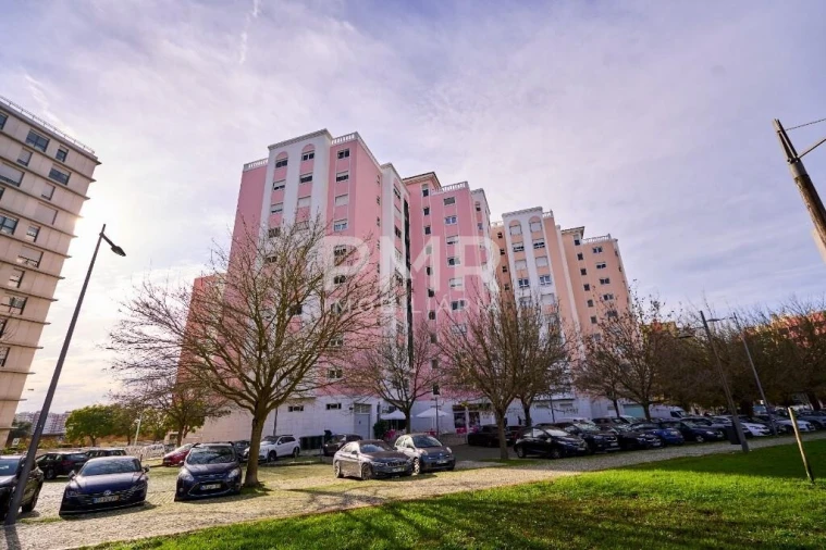 Apartamento T3 para Arrendamento em Lumiar Foto 25