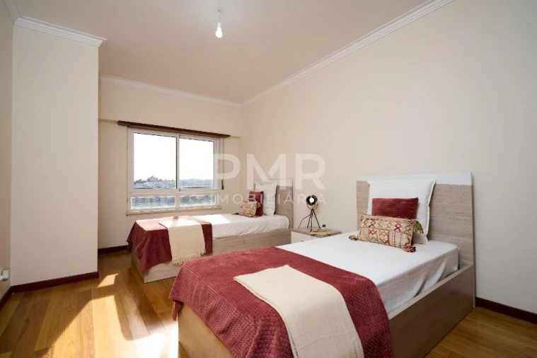 Apartamento T3 para Arrendamento em Lumiar Foto 7