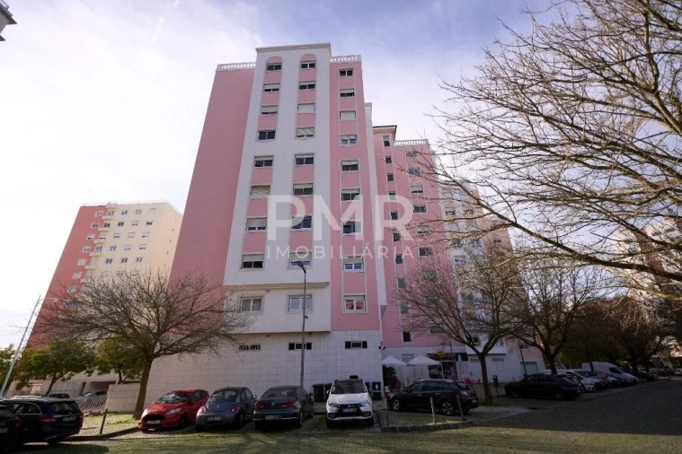 Apartamento T3 para Arrendamento em Lumiar Foto 23