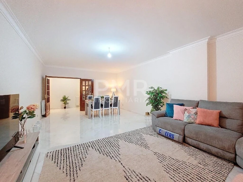 Apartamento T3 para Arrendamento em Lumiar Foto 16