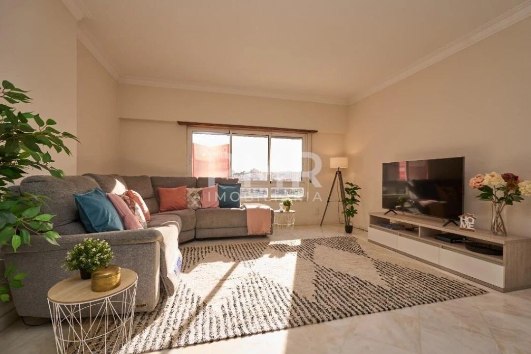 Apartamento T3 para Arrendamento em Lumiar Foto 19