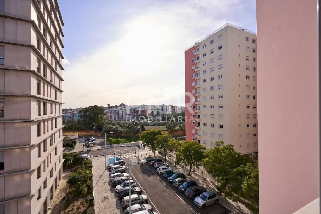 Apartamento T3 para Arrendamento em Lumiar Foto 21