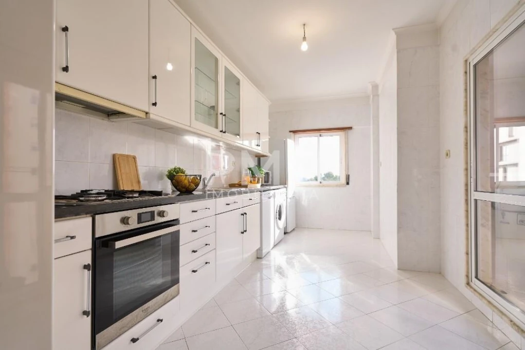 Apartamento T3 para Arrendamento em Lumiar Foto 4