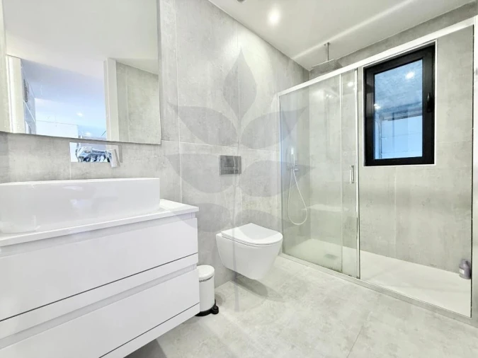 Moradia T4 para Venda em Palmeira Foto 5