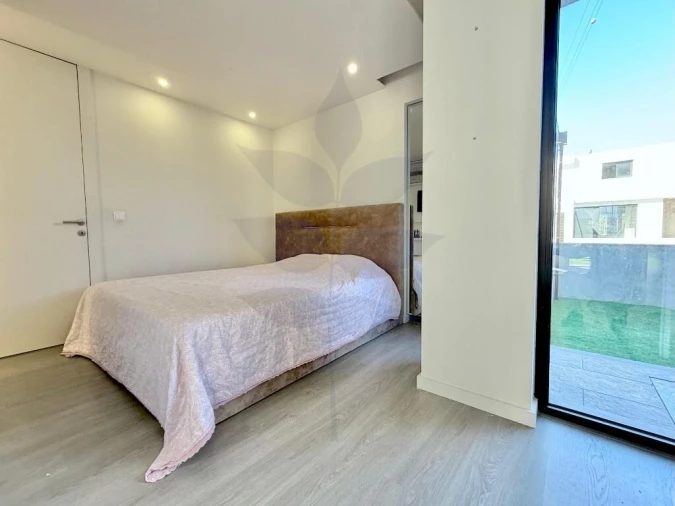 Moradia T4 para Venda em Palmeira Foto 14