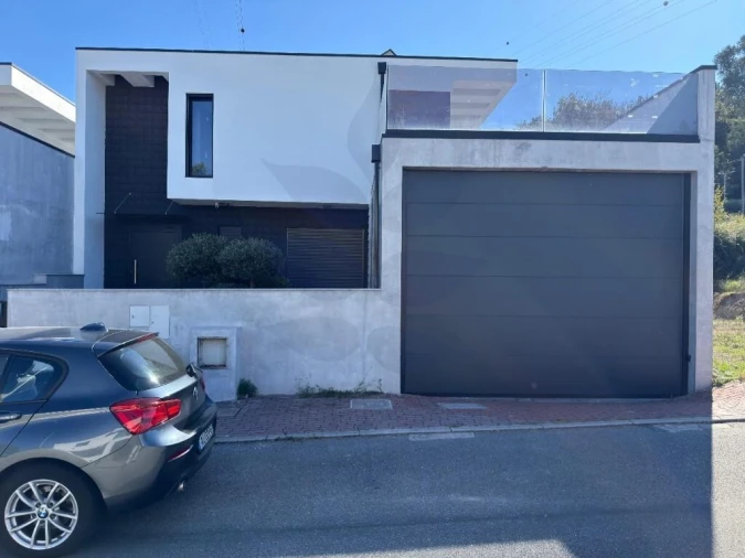 Moradia T4 para Venda em Palmeira Foto 41