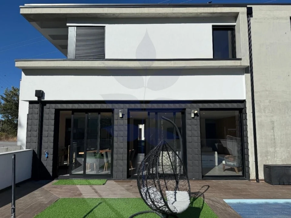 Moradia T4 para Venda em Palmeira Foto 38