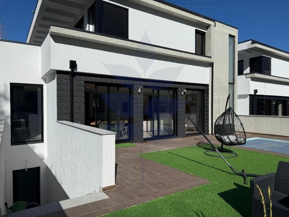 Moradia T4 para Venda em Palmeira Foto 39