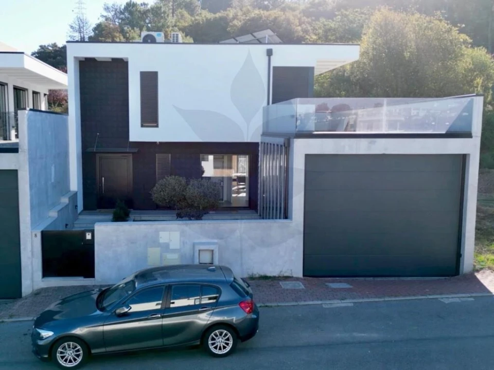 Moradia T4 para Venda em Palmeira Foto 25