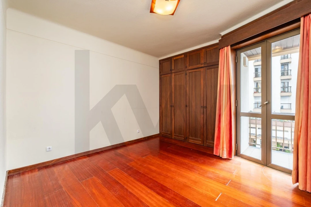 Apartamento T5 para Venda em São Martinho Foto 17