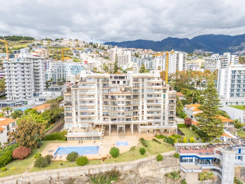Apartamento T5 para Venda em São Martinho Foto 1