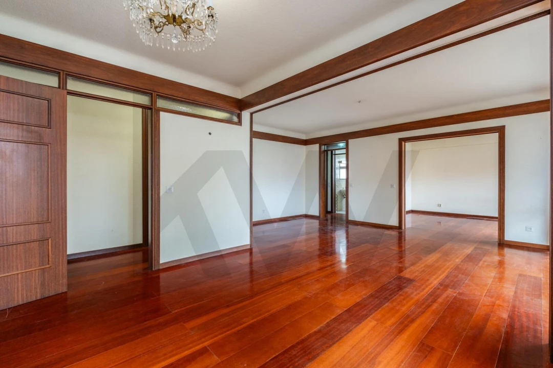 Apartamento T5 para Venda em São Martinho Foto 12