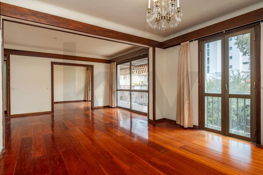 Apartamento T5 para Venda em São Martinho Foto 13