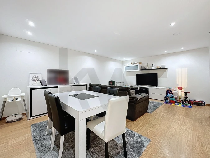 Apartamento T2 para Venda em Santa Maria da Feira, Travanca, Sanfins e Espargo Foto 2