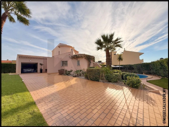 Moradia T3 para Venda em Ferreiras Foto 6