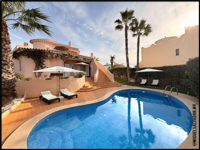 Moradia T3 para Venda em Ferreiras Foto 1