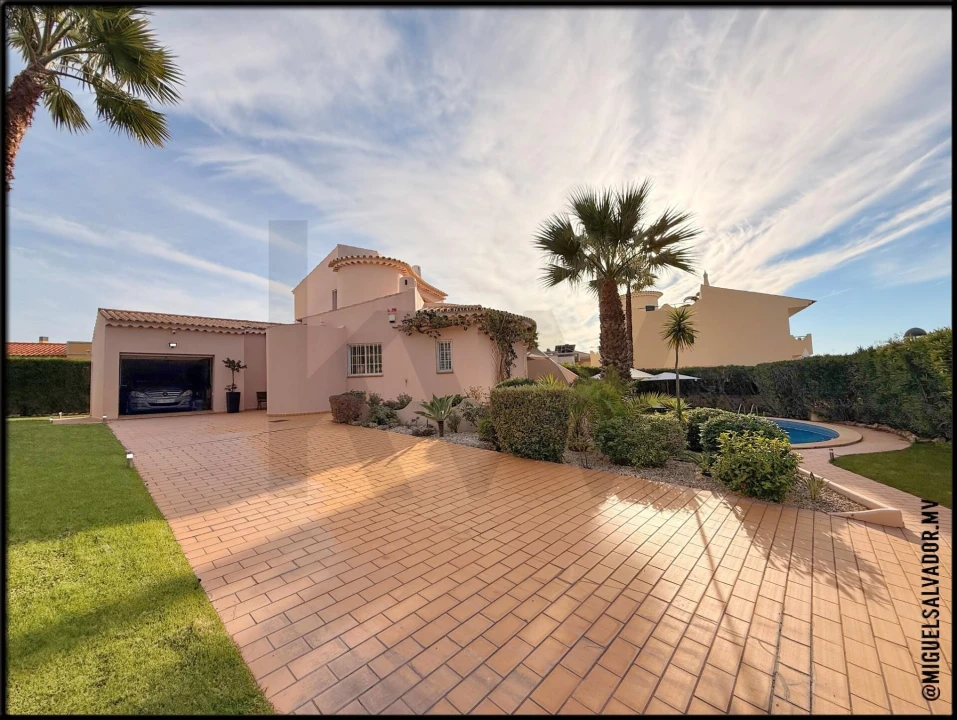 Moradia T3 para Venda em Ferreiras Foto 6