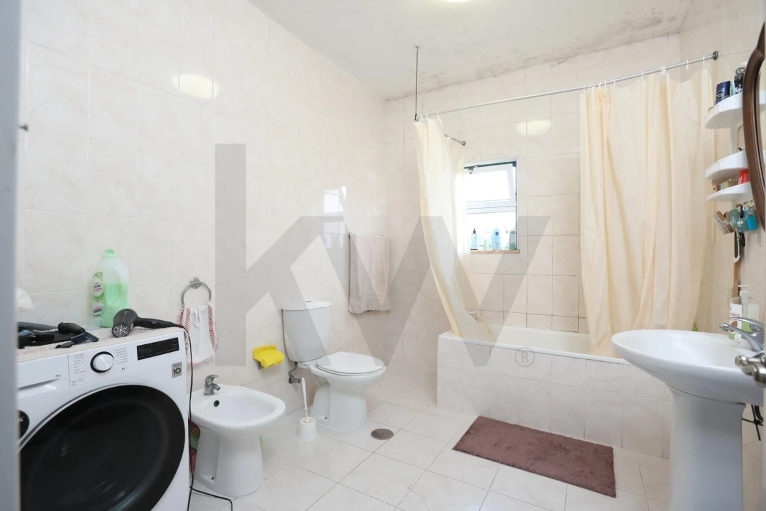 Escritório para Venda em Louriçal Foto 12