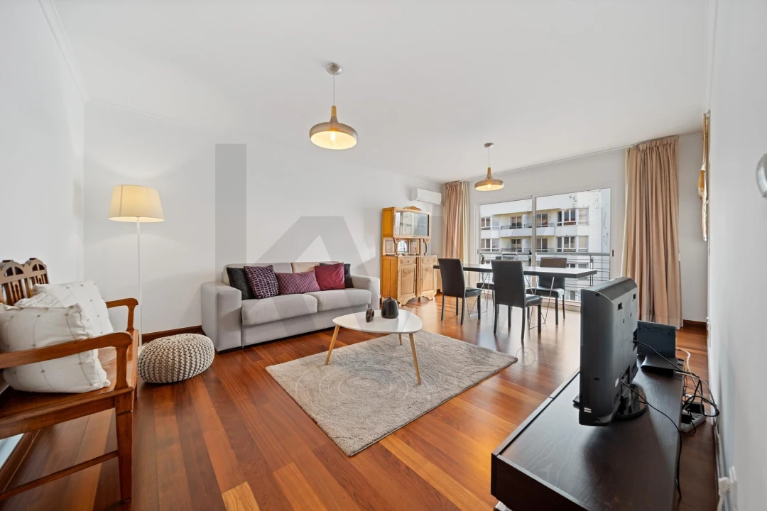 Apartamento T2 para Arrendamento em São Martinho Foto 15