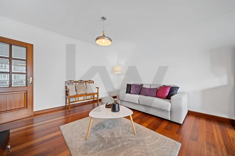 Apartamento T2 para Arrendamento em São Martinho Foto 19