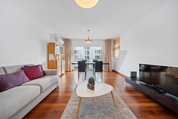 Apartamento T2 para Arrendamento em São Martinho Foto 16