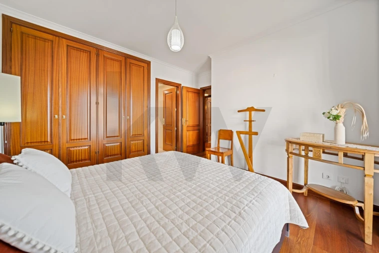 Apartamento T2 para Arrendamento em São Martinho Foto 27